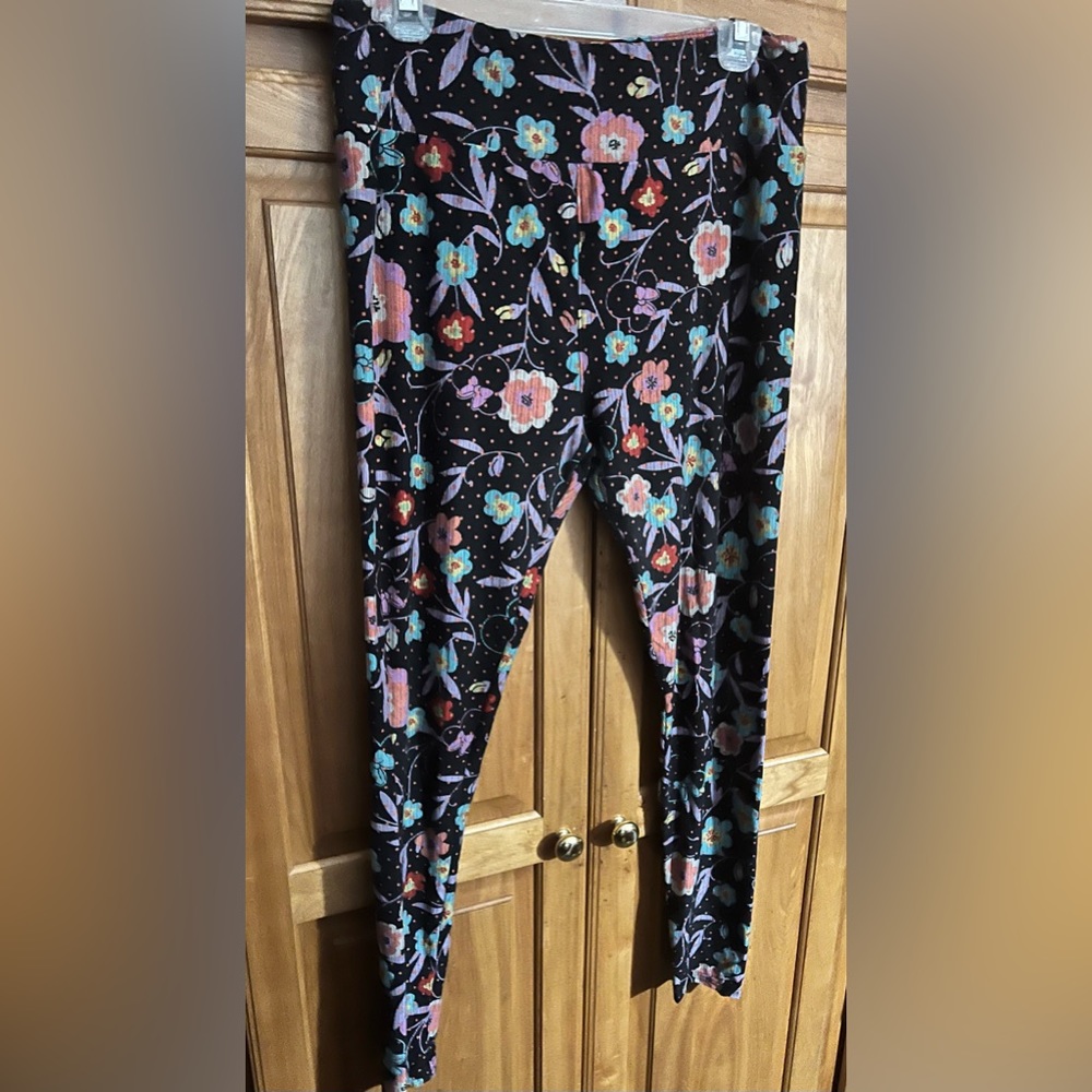 Black Minnie Mouse and floral leggings